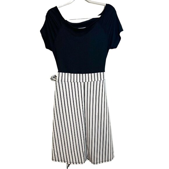 Find Me Plus Dress Size 1XL Striped Layered Short Sleeve Peekaboo Front Midi - Picture 2 of 10